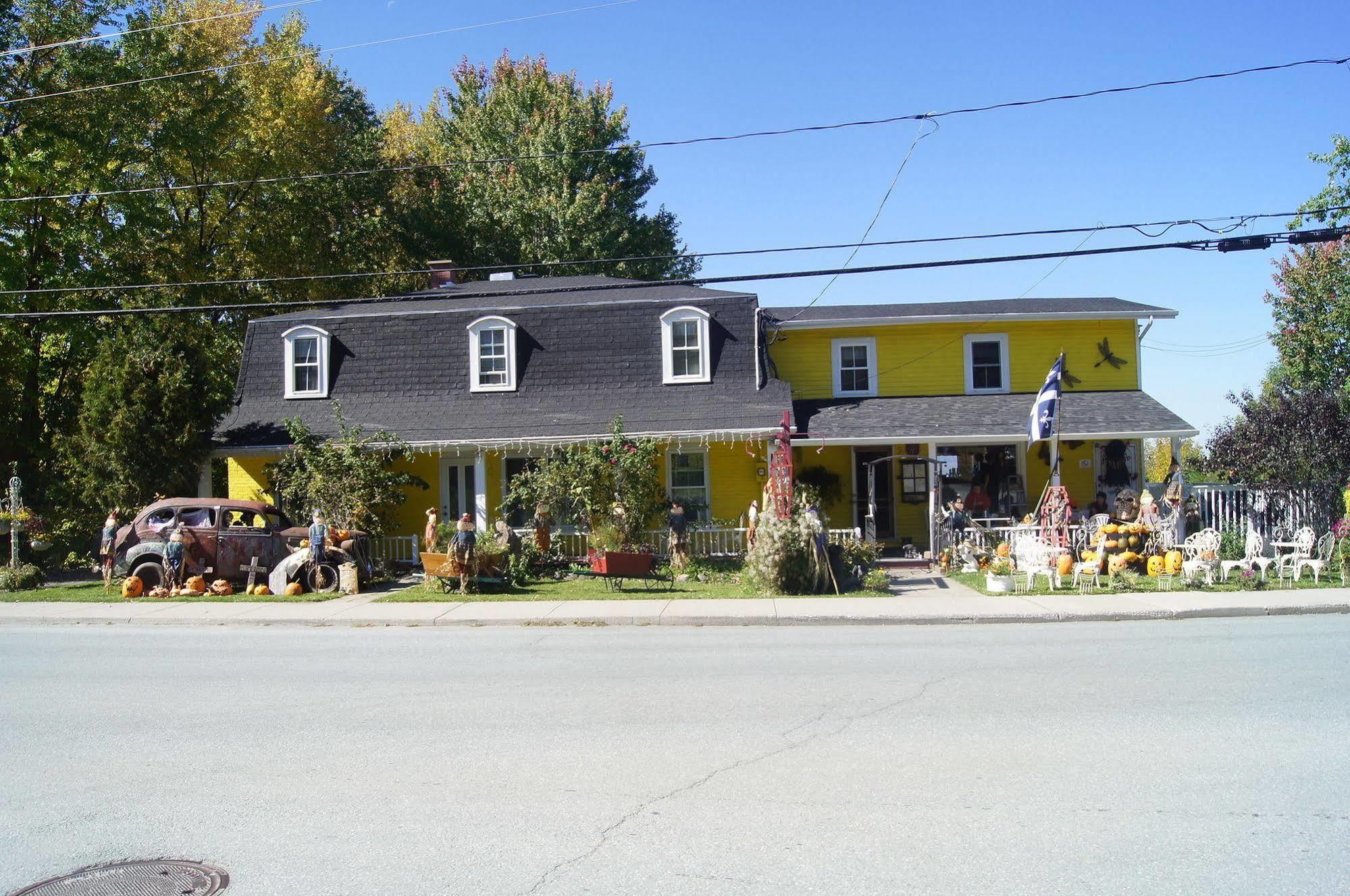 Auberge Sainte Catherine De Hatley Magog Bagian luar foto